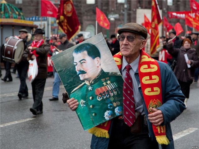 Не являются ли попытки оправдать деяния Сталина соучастием в грехе?