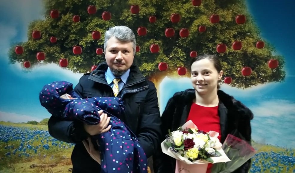 Поздравляем лидера партии "Правая Россия" Георгия Игоревича  Боровикова и его супругу Елену с Крещением новорожденной  дочери!