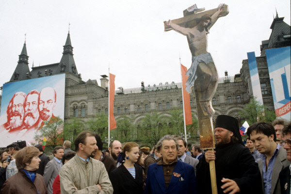 Демонстрация оппозиции на Красной площади 1 мая 1990 года. 3 видео
