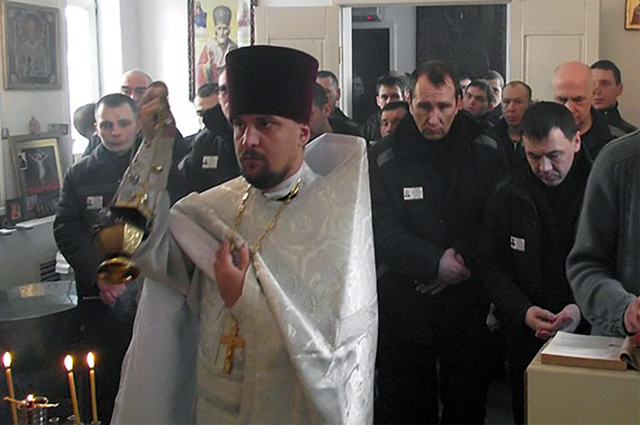 В Татарстане священник отрезал жене голову, а их сын положил ее в морозильник