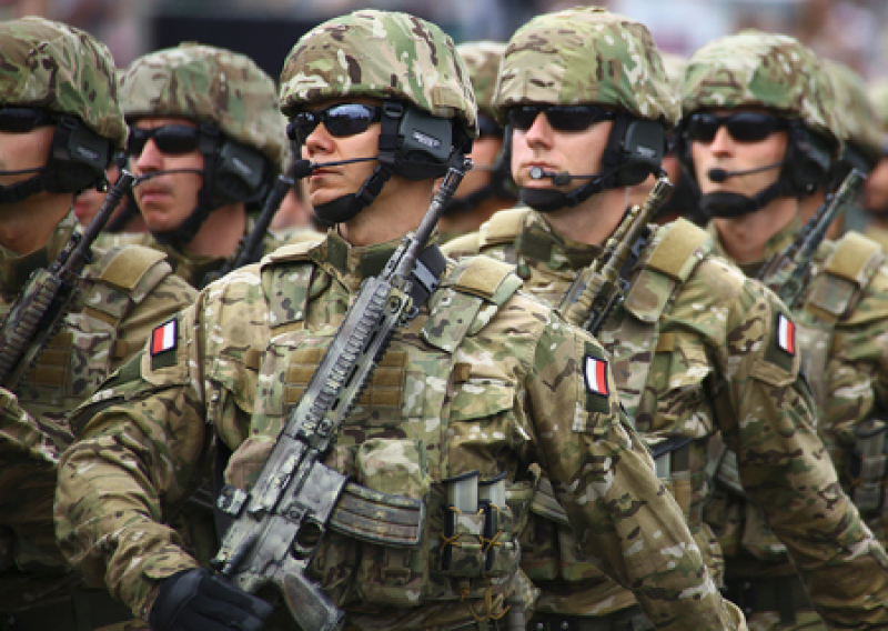 НАТО готовится мобилизовать почти 100 тысяч человек для противостояния с Россией